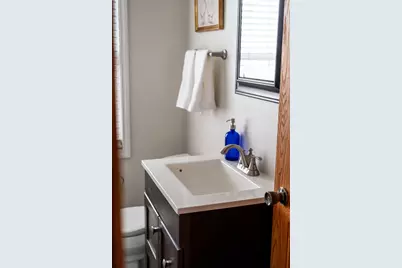 331 N 111th St, Wauwatosa, WI 53226 - Photo 20