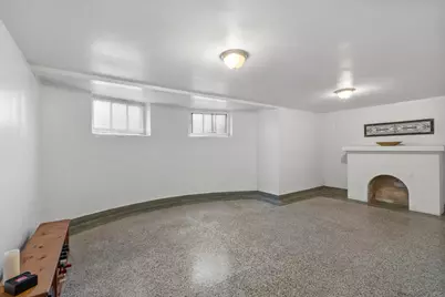 6742  Hillcrest Dr, Wauwatosa, WI 53213 - Photo 12