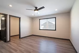 2201 Sierra Ave, Holmen, WI 54636 - Photo 16