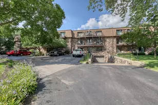 320 E Pleasant St, Oconomowoc, WI 53066 - Photo 22