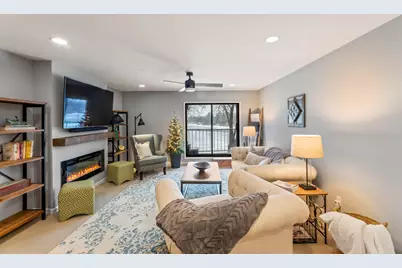 320 E Pleasant St #204, Oconomowoc, WI 53066 - Photo 2