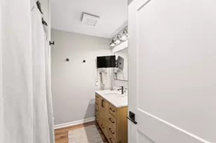 320 E Pleasant St, Oconomowoc, WI 53066 - Photo 8