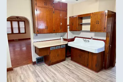 1310  Monroe Ave, South Milwaukee, WI 53172 - Photo 4