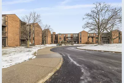 6100 W Stonehedge Dr #304, Greenfield, WI 53220 - Photo 40