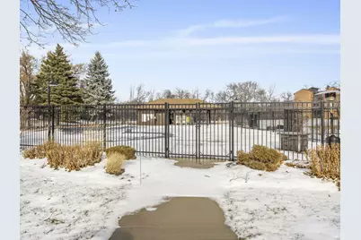 6100 W Stonehedge Dr #304, Greenfield, WI 53220 - Photo 32