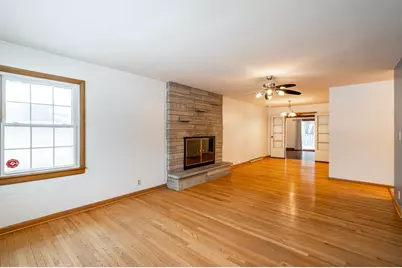 4520 N 109th St, Wauwatosa, WI 53225 - Photo 4