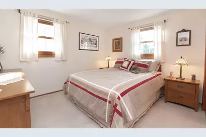 1107  Dogwood Ln, Waukesha, WI 53189 - Photo 18