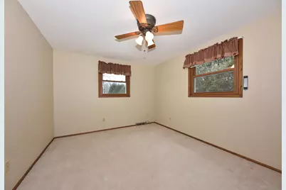 2925 N 120th St, Wauwatosa, WI 53222 - Photo 22