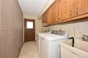 2925 N 120th St, Wauwatosa, WI 53222 - Photo 16