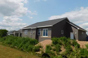 961 Horseshoe Ct, Belgium, WI 53004 - Photo 2
