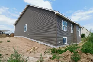 961 Horseshoe Ct, Belgium, WI 53004 - Photo 4