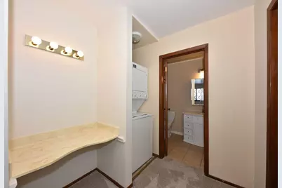 6030 W Calumet Rd #204H, Milwaukee, WI 53223 - Photo 12