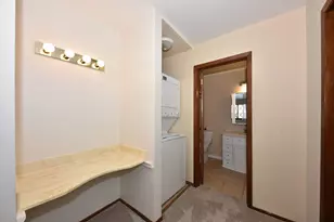 6030 W Calumet Rd, Milwaukee, WI 53223 - Photo 12