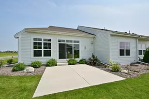 1320 Prairie Creek Cir, Oconomowoc, WI 53066 - Photo 16