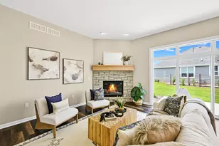 1320 Prairie Creek Cir, Oconomowoc, WI 53066 - Photo 4