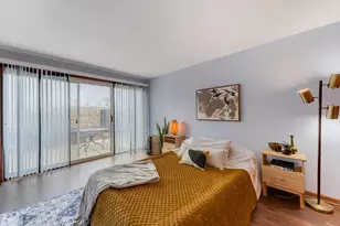 2525 S Shore Dr, Milwaukee, WI 53207 - Photo 14