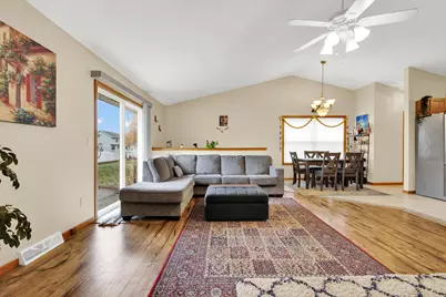 10393 S Katie Dr, Oak Creek, WI 53154 - Photo 8