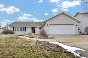 10393 S Katie Dr, Oak Creek, WI 53154 - Photo 4