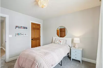 3810  Creekside Dr, Waukesha, WI 53189 - Photo 28