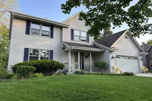 880 Uhen Ct, Burlington, WI 53105 - Photo 1