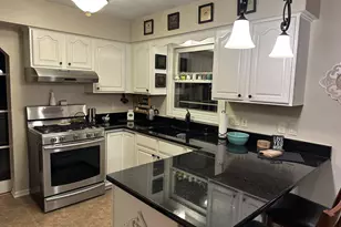 880 Uhen Ct, Burlington, WI 53105 - Photo 12