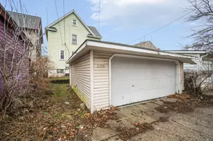 2523 S Austin St, Milwaukee, WI 53207 - Photo 24