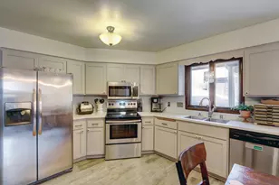 10939 W Coronado Ct, Franklin, WI 53132 - Photo 10