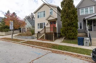 216 E Brown St, Milwaukee, WI 53212 - Photo 2