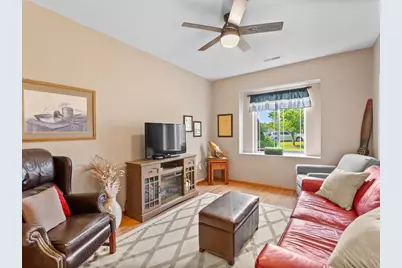 4026  Hazelnut Ct, Sheboygan, WI 53081 - Photo 14