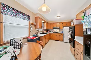 3722 St Clair St, Racine, WI 53402 - Photo 6