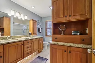 W224N2507 Ridgewood Ln, Pewaukee, WI 53186 - Photo 30