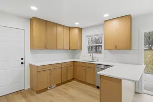 247 S 17th Ave, West Bend, WI 53095 - Photo 8