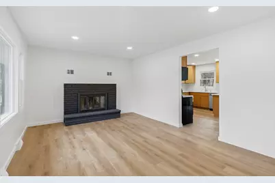 247 S 17th Ave, West Bend, WI 53095 - Photo 14