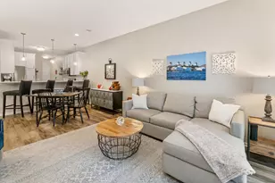 2175 Pine Ridge Ct, Grafton, WI 53024 - Photo 2