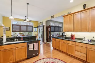 515 Wynnewood Ct, Waukesha, WI 53188 - Photo 18