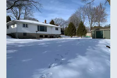 123  Riverview Dr, Racine, WI 53185 - Photo 6