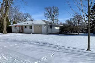 123 Riverview Dr, Racine, WI 53185 - Photo 4