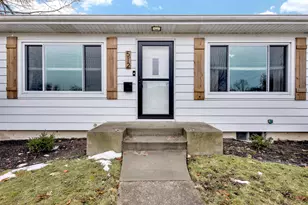 512 N Fourth St, Fort Atkinson, WI 53538 - Photo 2