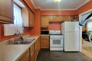 2135 S 74th St, West Allis, WI 53219 - Photo 8