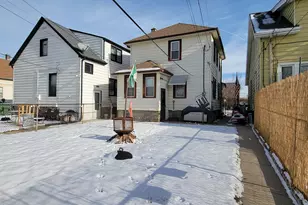 2135 S 74th St, West Allis, WI 53219 - Photo 18