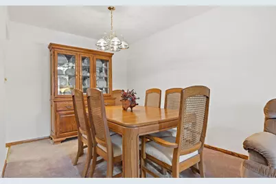 4740  St Regis Dr, Racine, WI 53403 - Photo 10