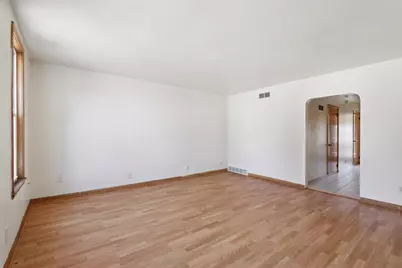 1509  Pine St, South Milwaukee, WI 53172 - Photo 6