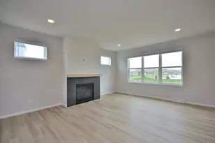 641 Standing Stone Dr, Waukesha, WI 53189 - Photo 6