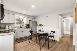 305 S Silverbrook Dr, West Bend, WI 53095 - Photo 8