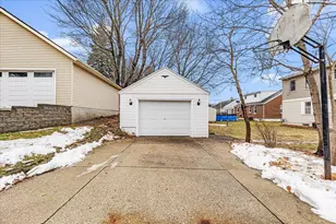 305 S Silverbrook Dr, West Bend, WI 53095 - Photo 38