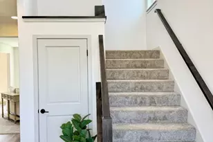 S54W25487 Pebble Brk Ct, Waukesha, WI 53189 - Photo 8