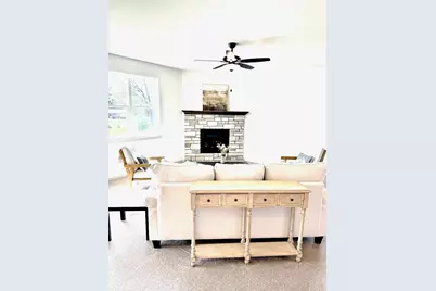 S54W25487  Pebble Brook Ct, Waukesha, WI 53189 - Photo 6