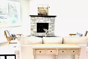 S54W25487 Pebble Brk Ct, Waukesha, WI 53189 - Photo 6