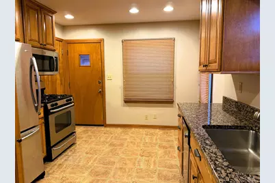 2201 S 73rd St, West Allis, WI 53219 - Photo 8