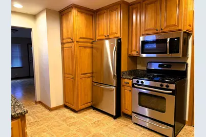 2201 S 73rd St, West Allis, WI 53219 - Photo 6